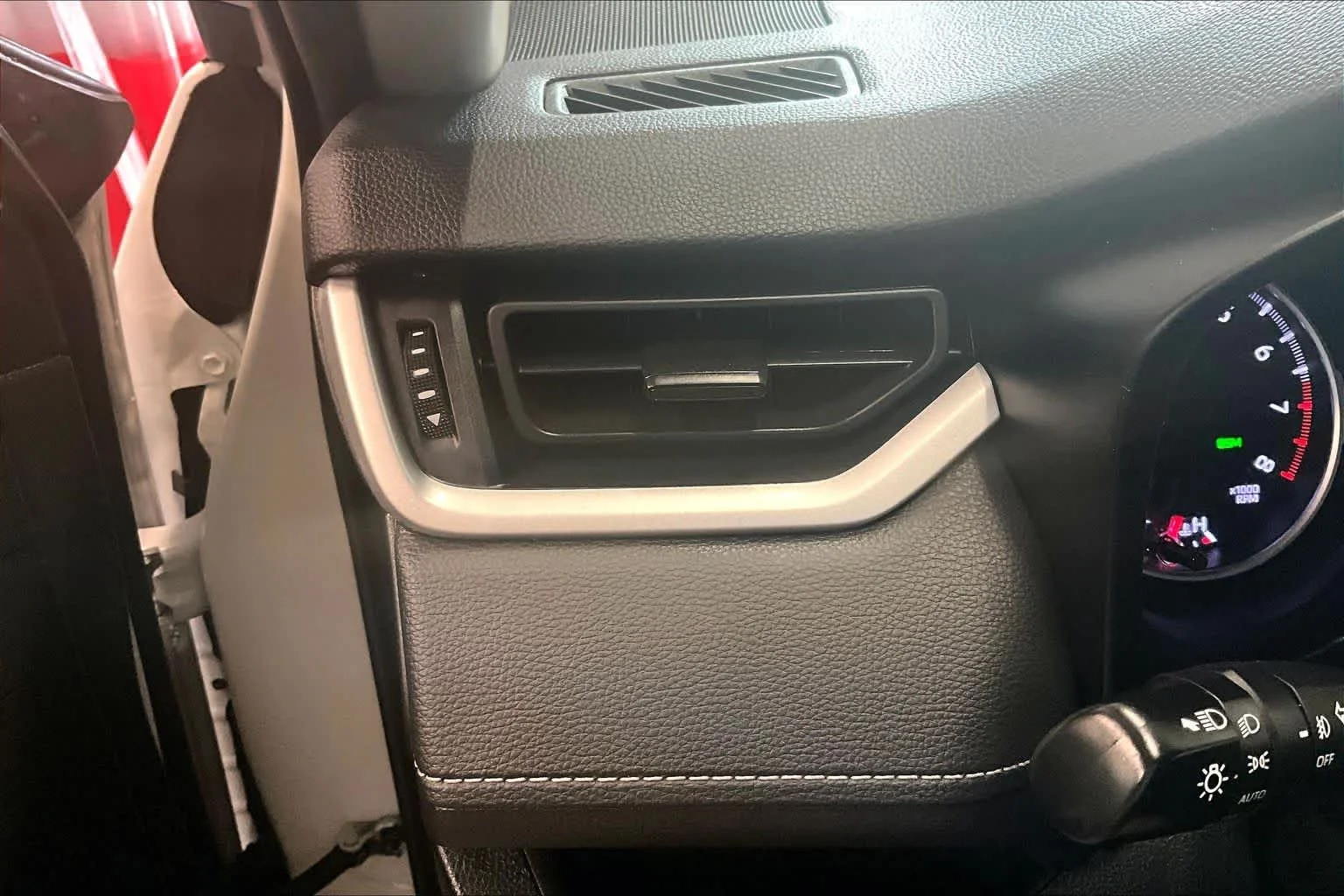 Used 2020 Super White Toyota XLE image 36