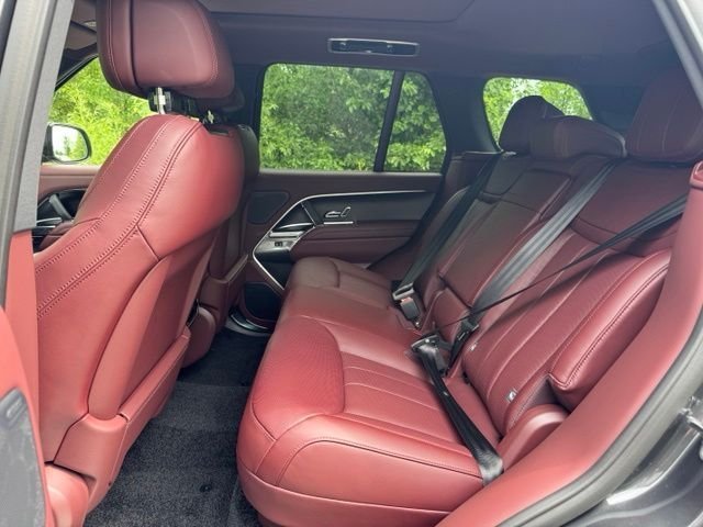 New 2026 Carpathian Grey LAND ROVER SE image 13