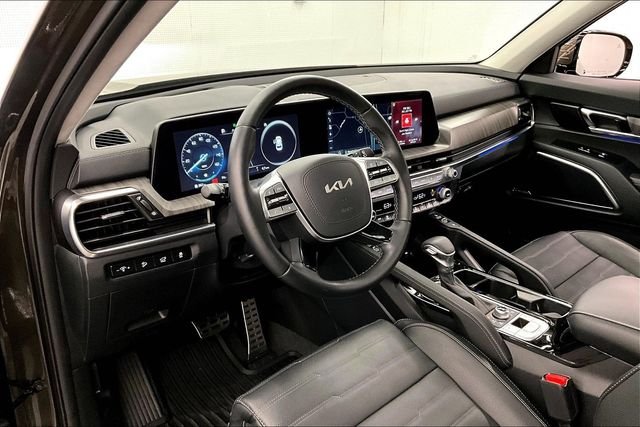 Used 2025 Dark Moss Kia SX-Prestige image 16