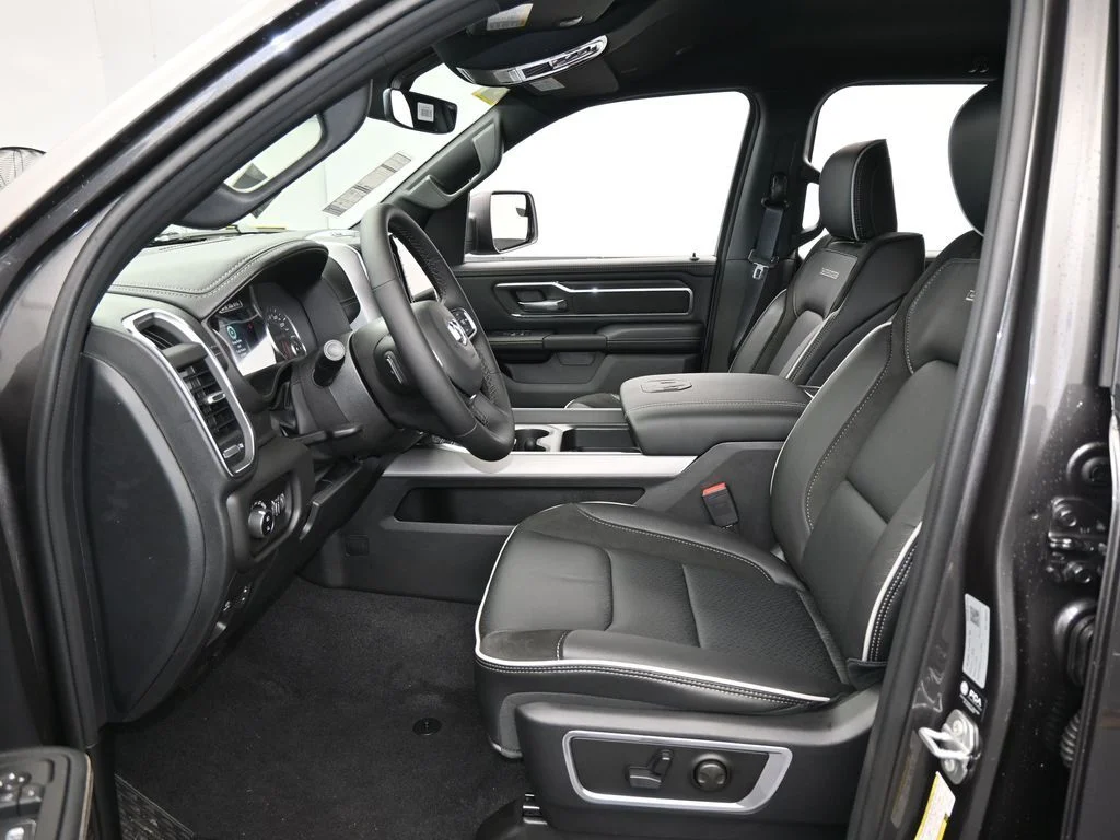 New 2026 Granite Crystal Metallic Clearcoat Ram Laramie image 11