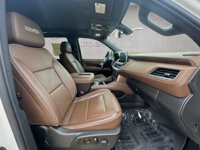 Used 2022 Iridescent Pearl Tricoat Chevrolet High Country image 24