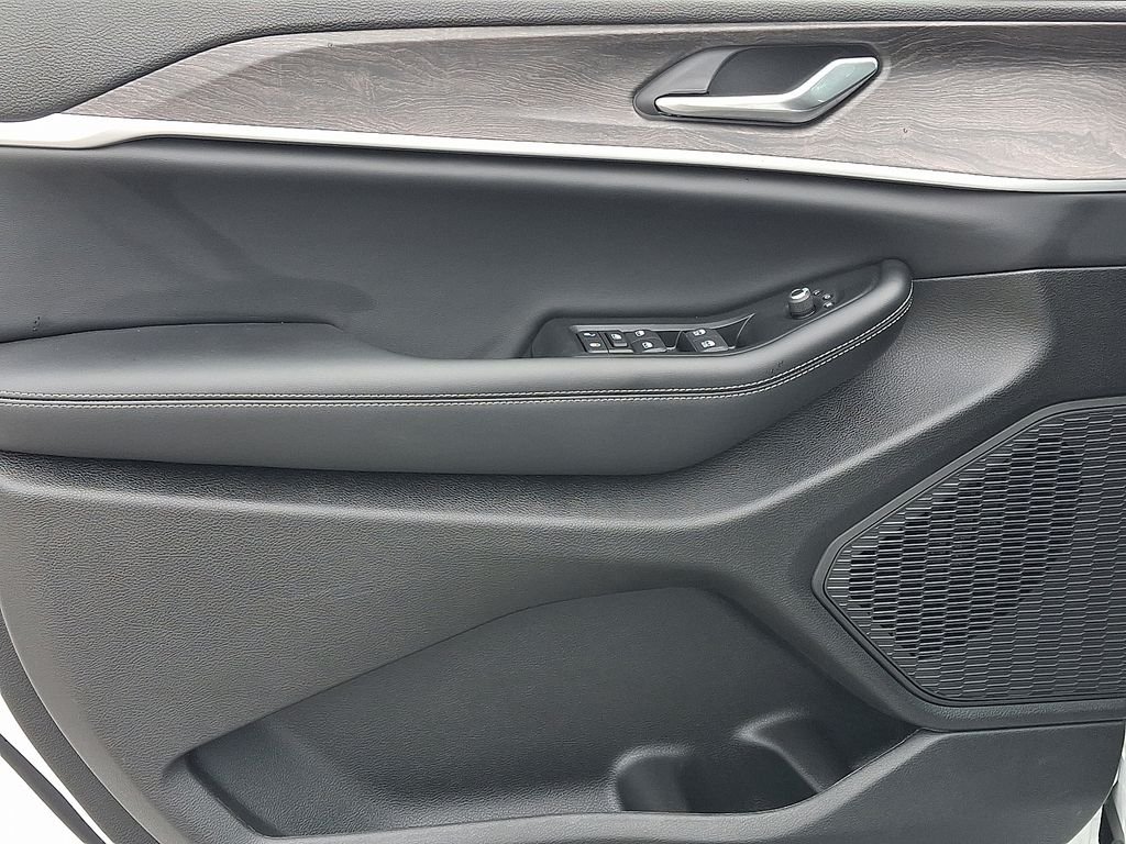New 2026 Bright White Clearcoat Jeep Altitude image 8