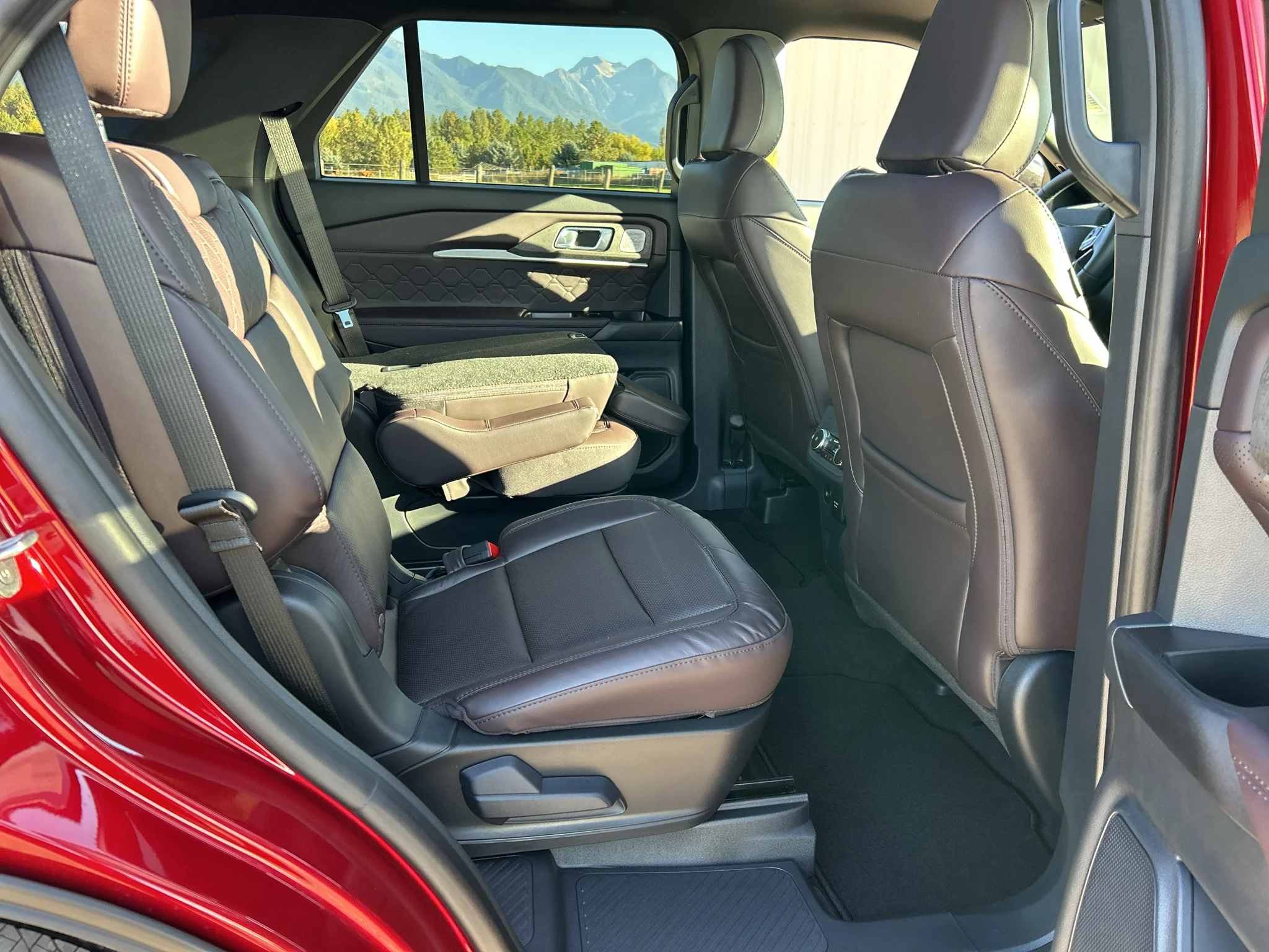New 2027 Ruby Red Metallic Tinted Clearcoat Ford Platinum™ image 25