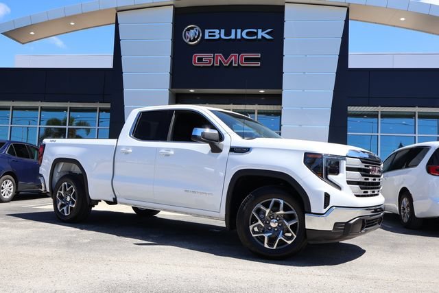 New 2026 Summit White GMC SLE image 1