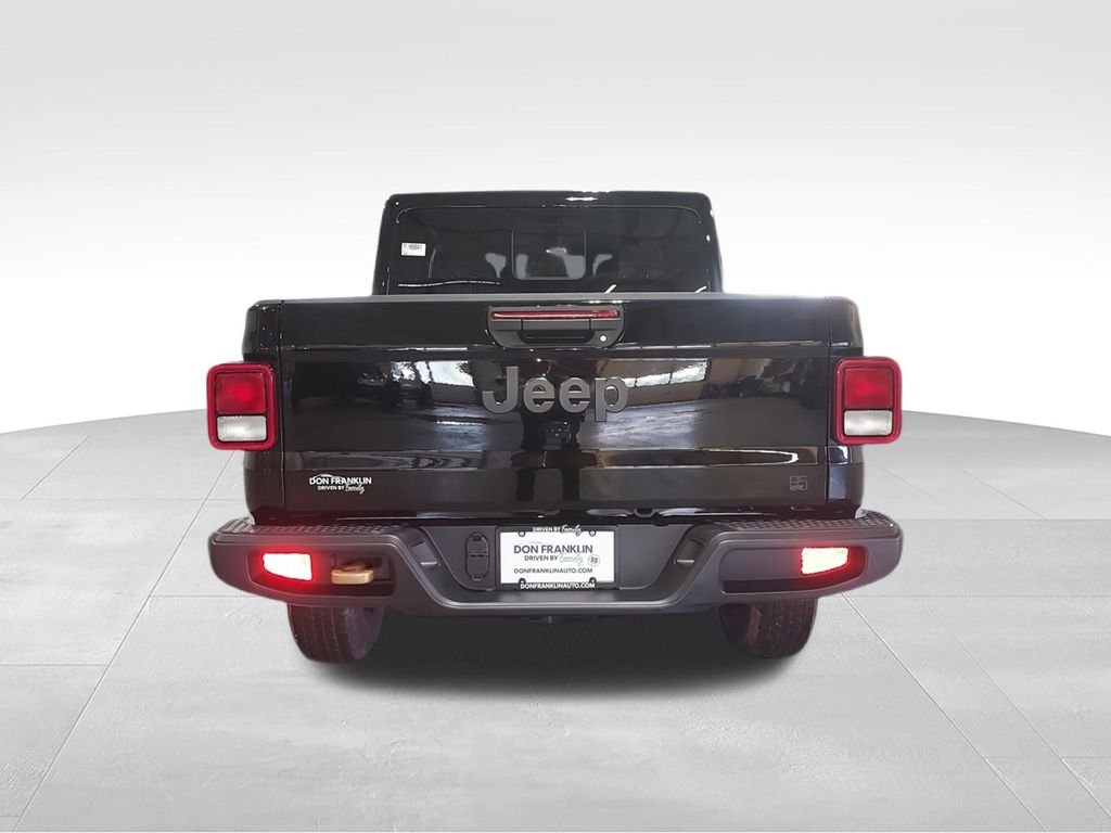 New 2026 Black Clear-Coat Exterior Paint Jeep 85th Anniversary Edition image 7