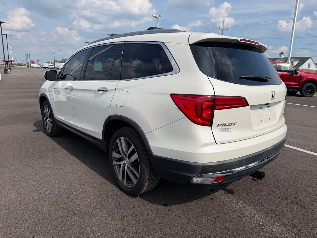 Used 2018 White Honda Touring image 7
