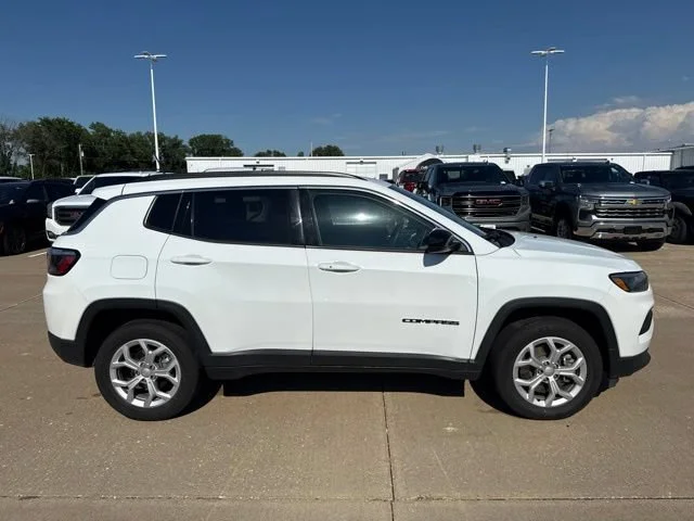 2024 Jeep Compass Latitude - Photo 2