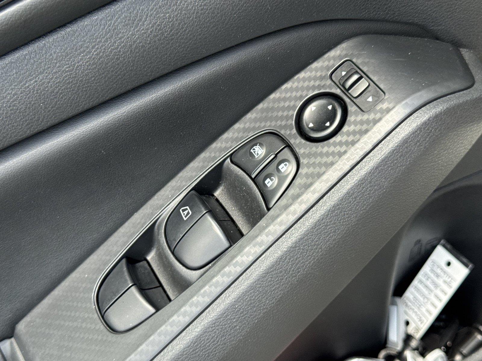 Used 2025 Glacier White Nissan SV image 18
