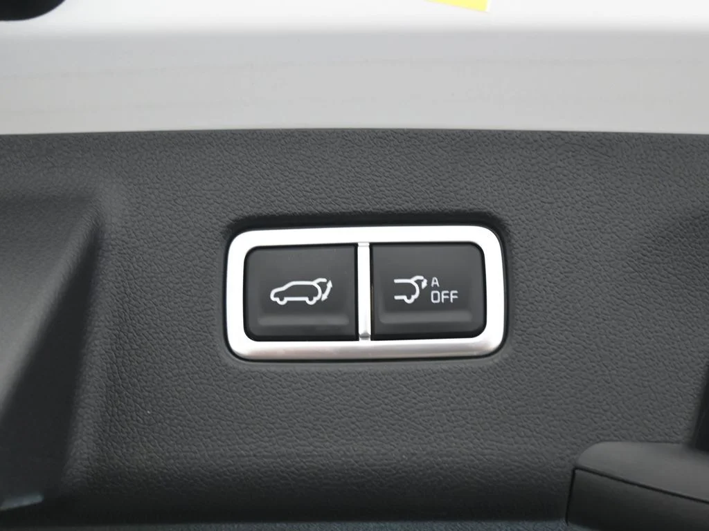 Used 2025 Glacial White Pearl Kia EX image 38