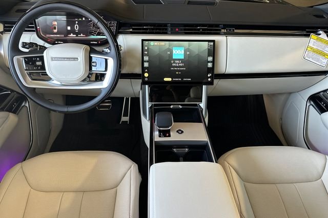 New 2026 Belgravia Green Land Rover SE image 12
