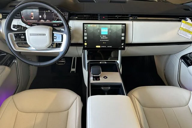 New 2026 Belgravia Green Land Rover SE image 12