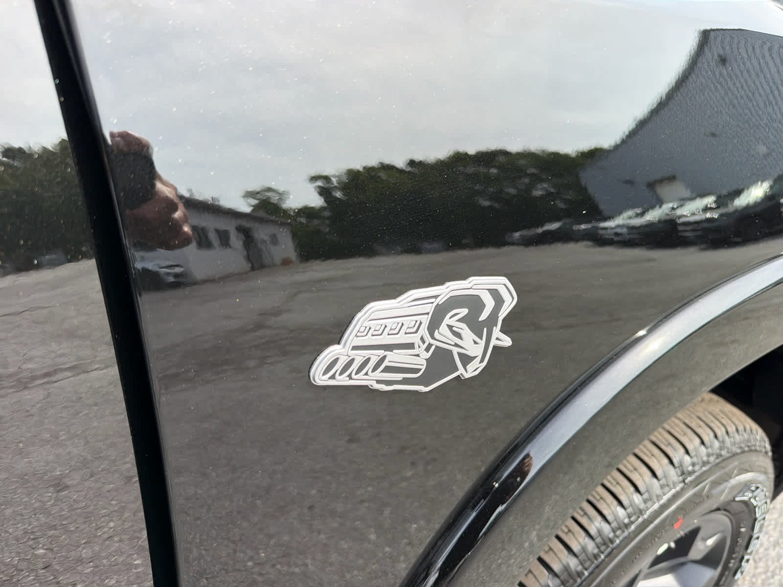 New 2026 Diamond Black Crystal Pearl-Coat Exterior Paint RAM Big Horn image 25