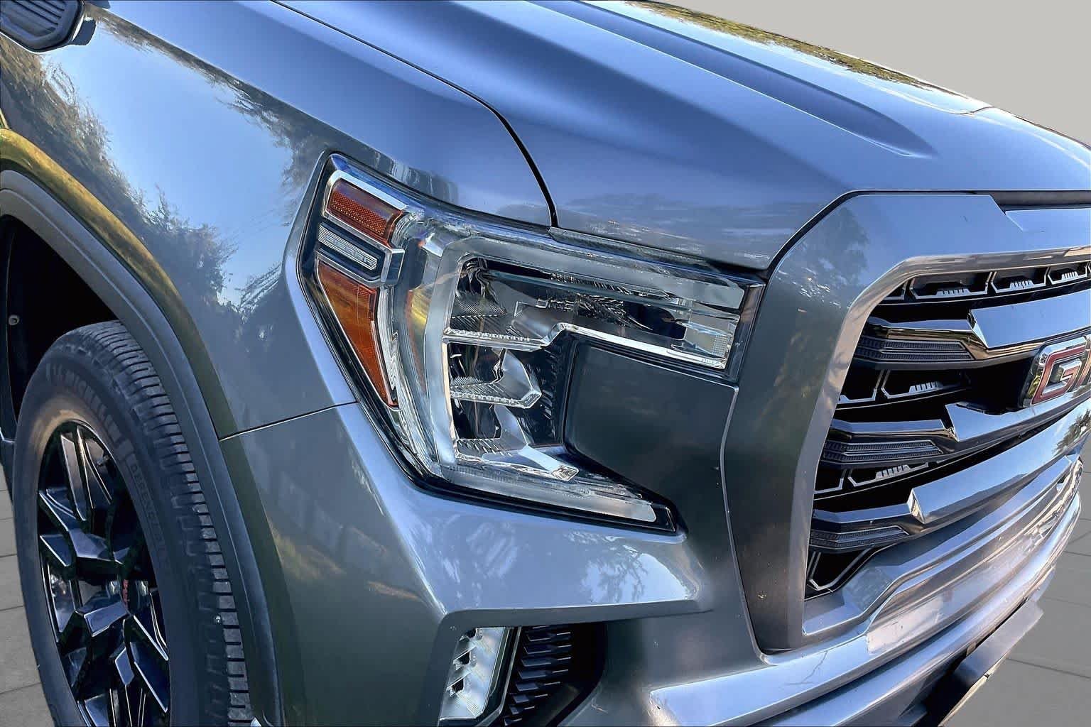 Used 2020 Satin Steel Metallic GMC Elevation image 24
