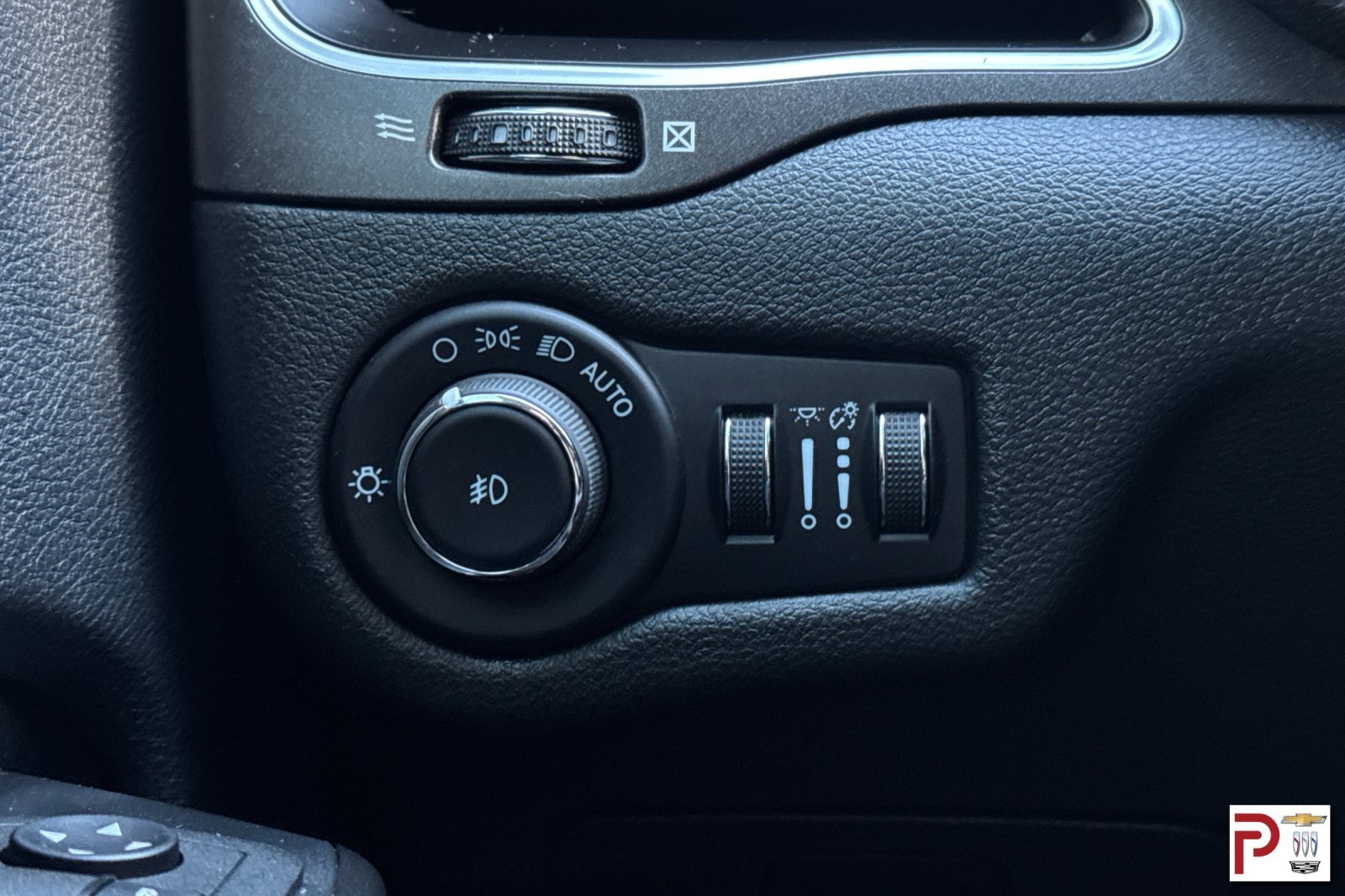 Used 2022 White Jeep Trailhawk image 31