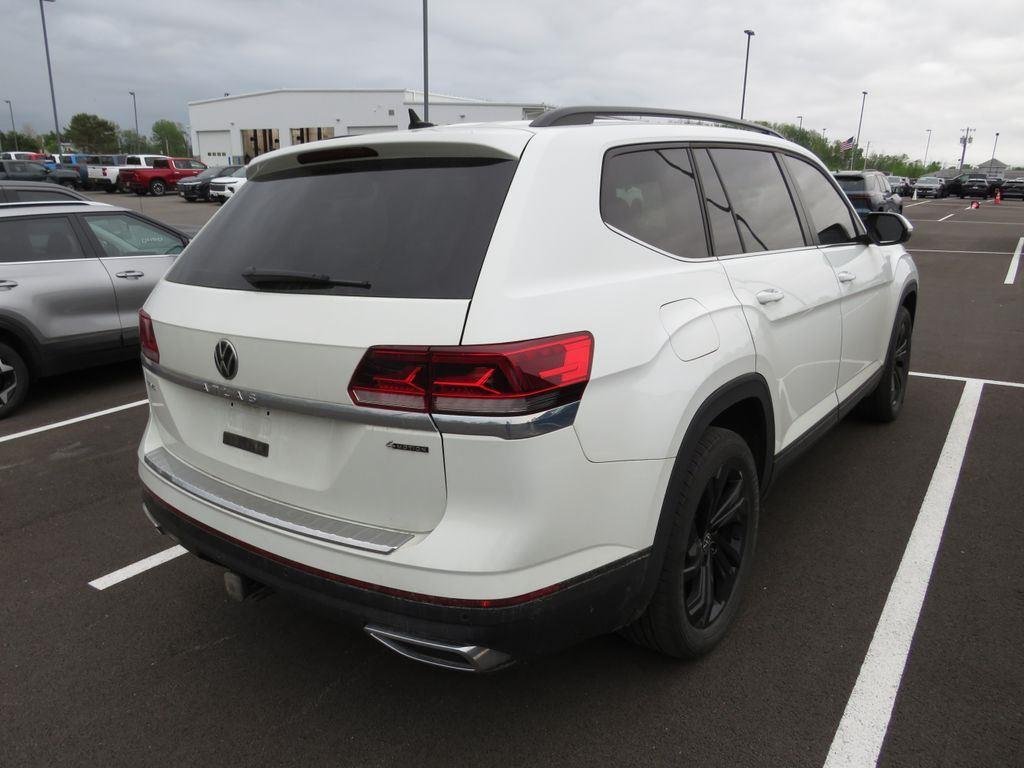 Used 2023 Pure White Volkswagen 3.6L V6 SE w/Technology image 14