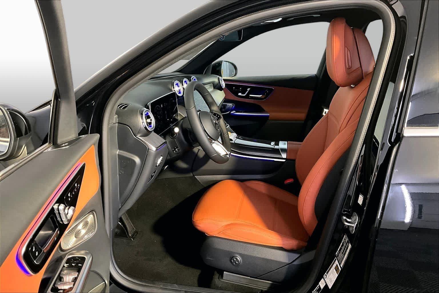 New 2026 040/Black Mercedes-Benz GLC 300 image 13