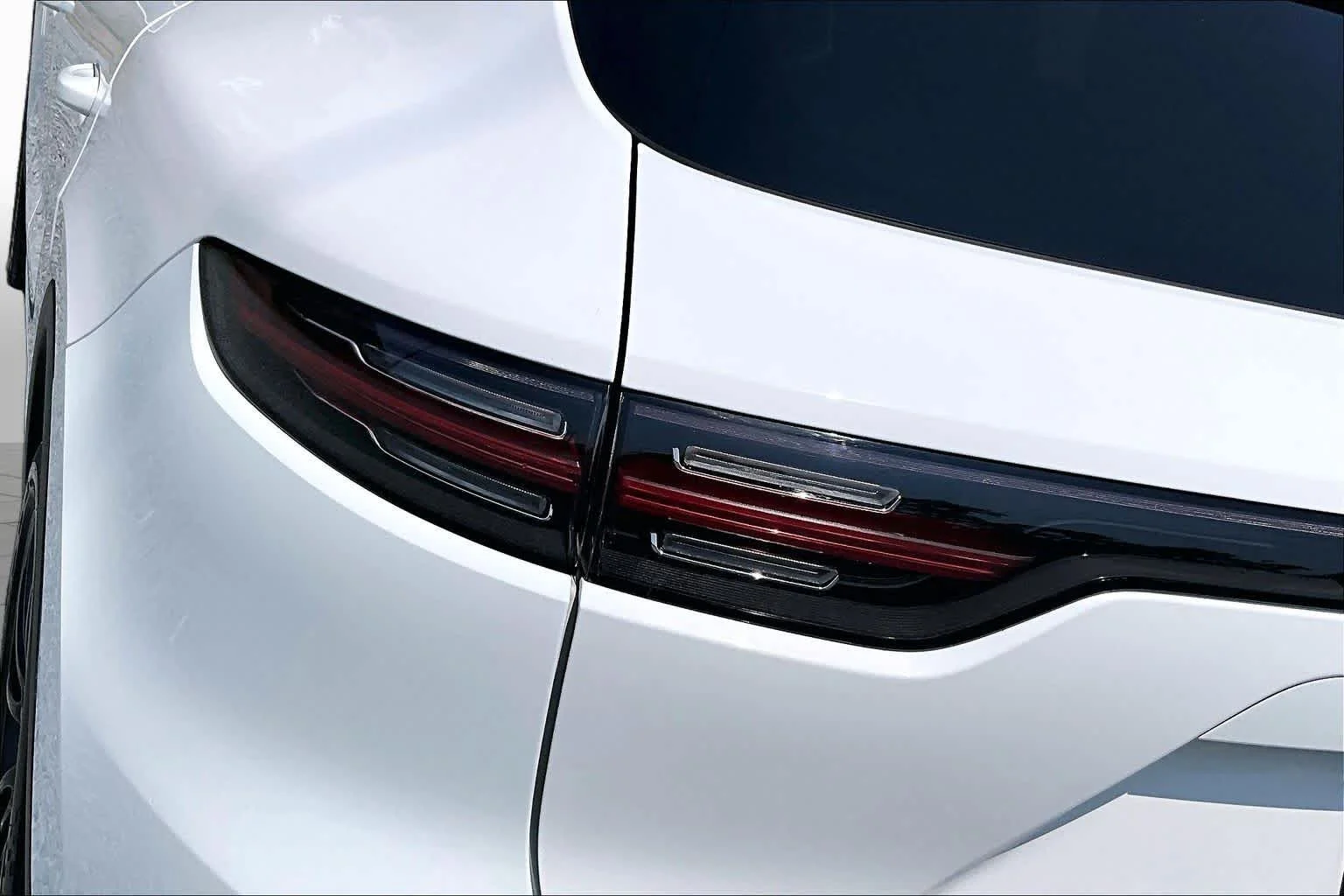 Used 2020 White Porsche  image 29