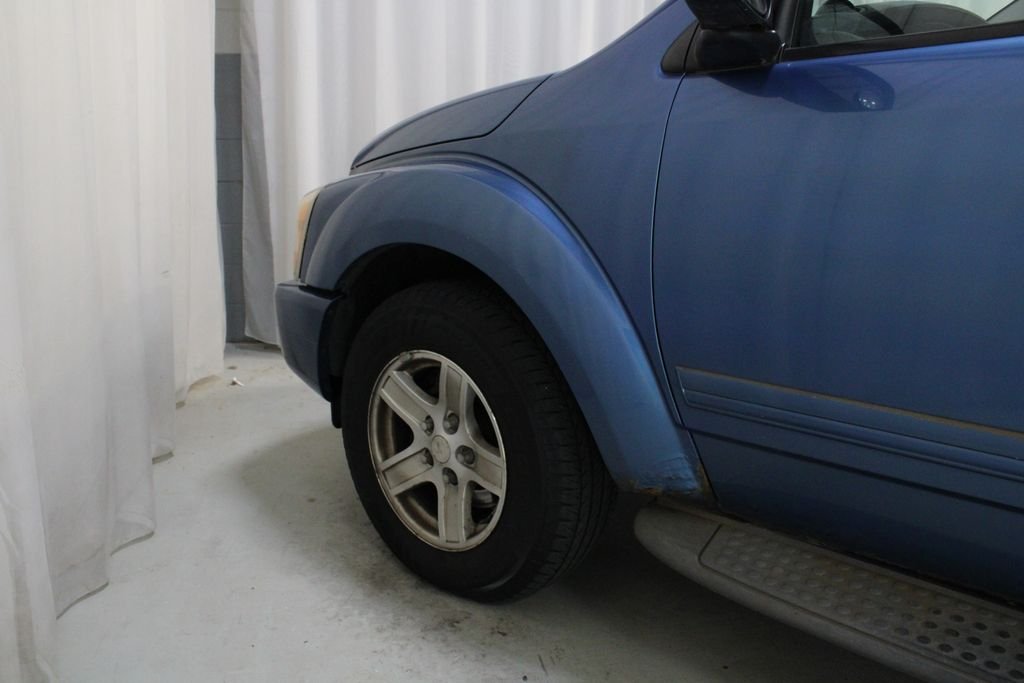 Used 2004 Blue Dodge SLT image 29