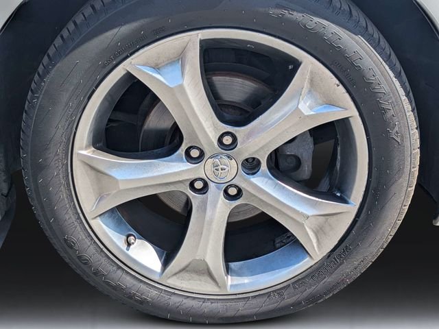 Used 2013 White Toyota LE image 11