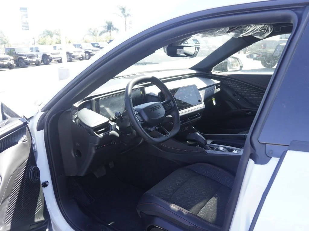 New 2026 White Knuckle Exterior Paint Dodge R/T Scat Pack image 18