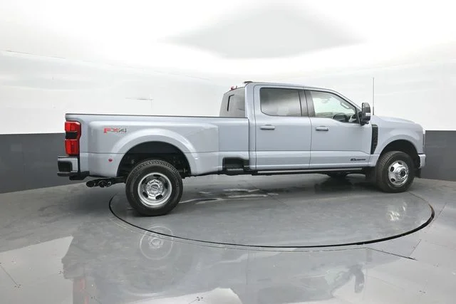 New 2026 Glacier Gray Metallic Tri-Coat Ford F-350® Platinum® image 8