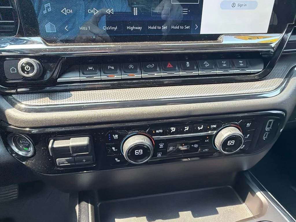 Used 2025 Black Chevrolet ZR2 image 28