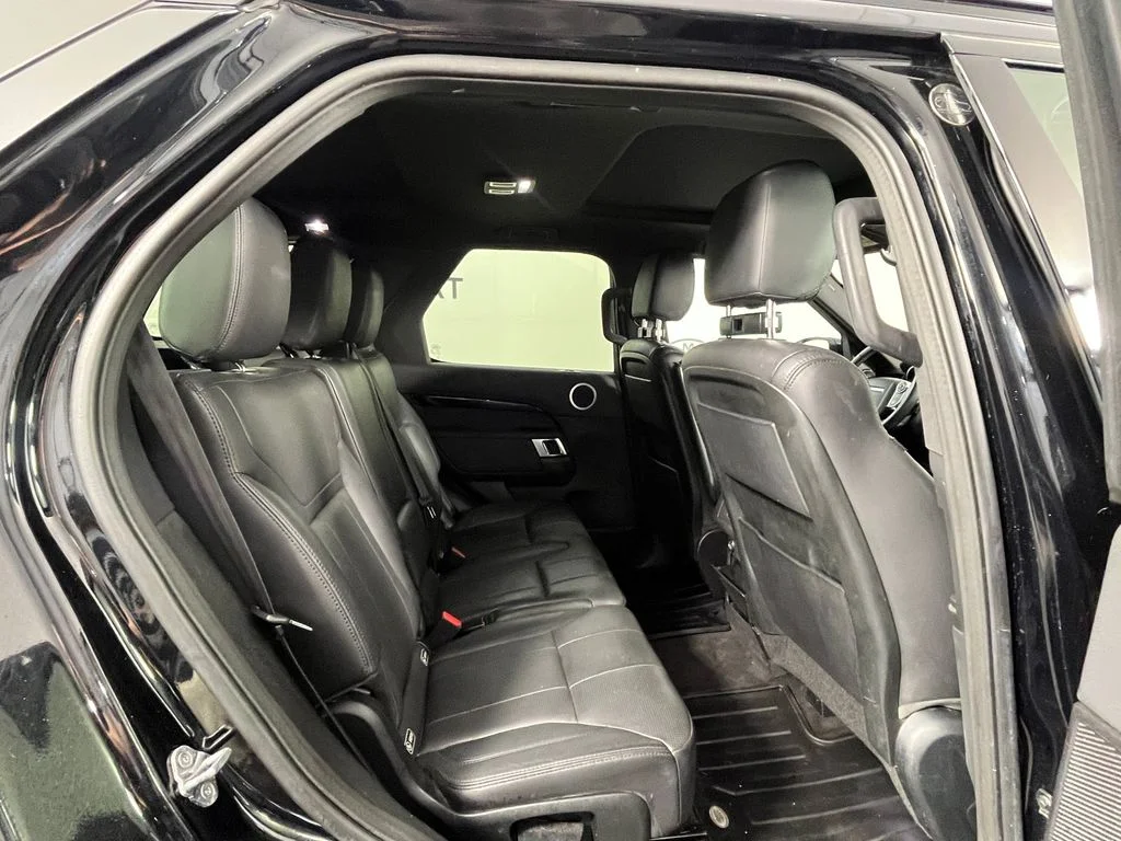 Used 2018 Black Land Rover SE image 19
