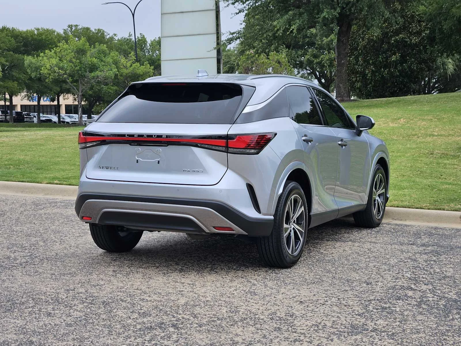 Used 2025 Iridium Lexus Premium image 4