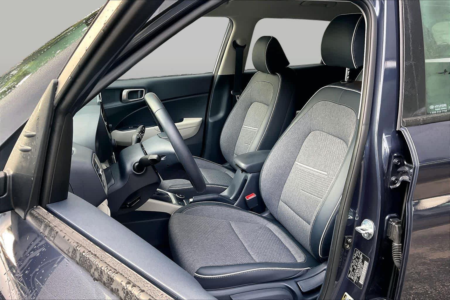 Used 2025 Denim w/White Roof Hyundai Limited image 8