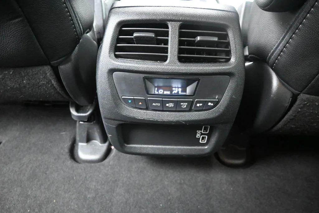 Used 2022 Platinum White Pearl Honda Special Edition image 16