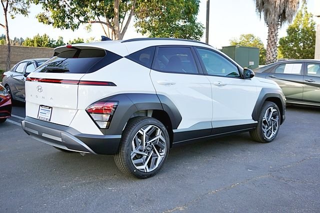New 2026 White Hyundai SEL Premium image 8