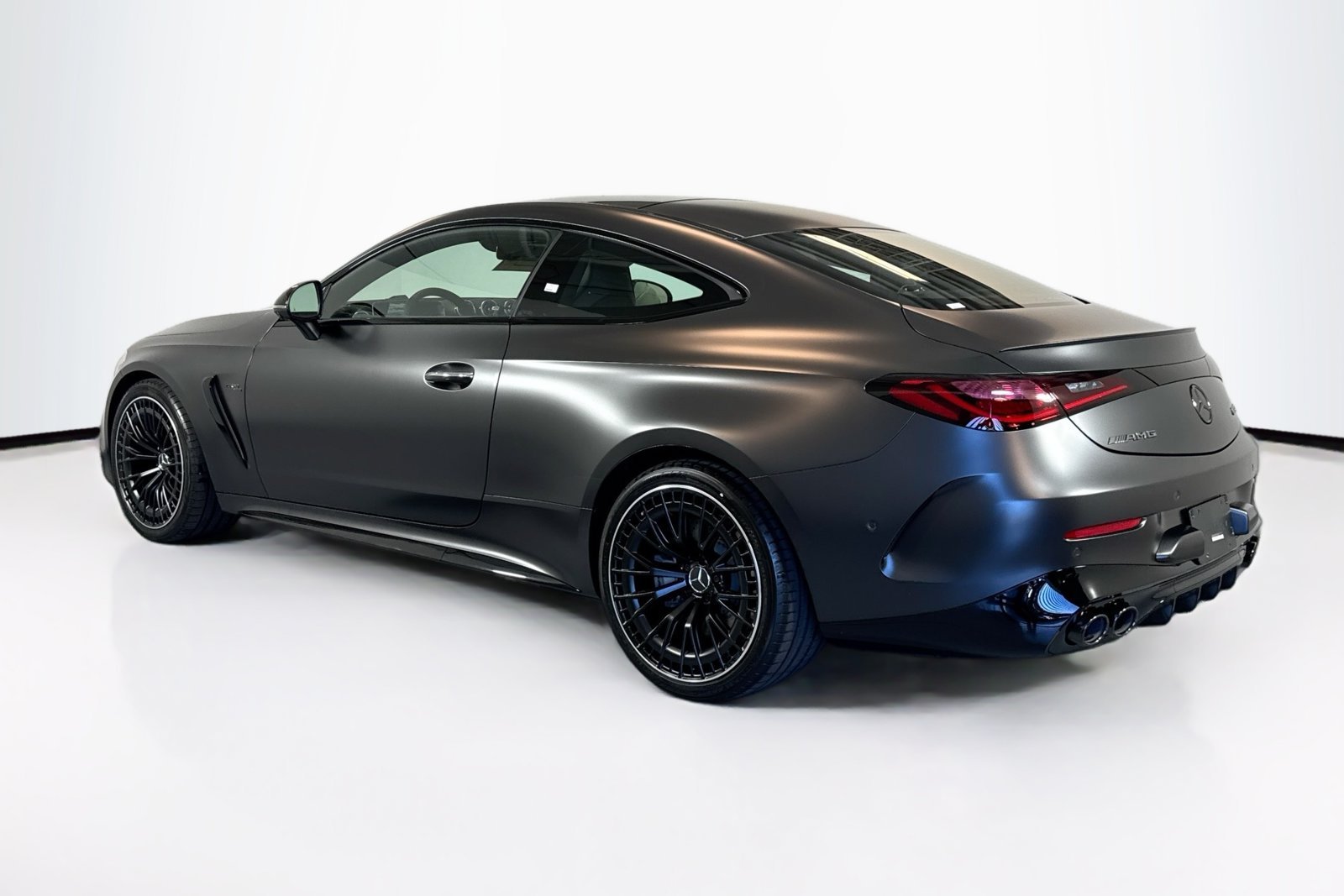 New 2026 Manufaktur Graphite Grey Magno Mercedes-Benz AMG® CLE 53 image 7