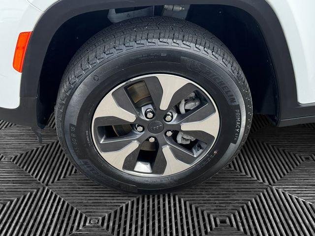Used 2023 White Jeep 4xe image 10