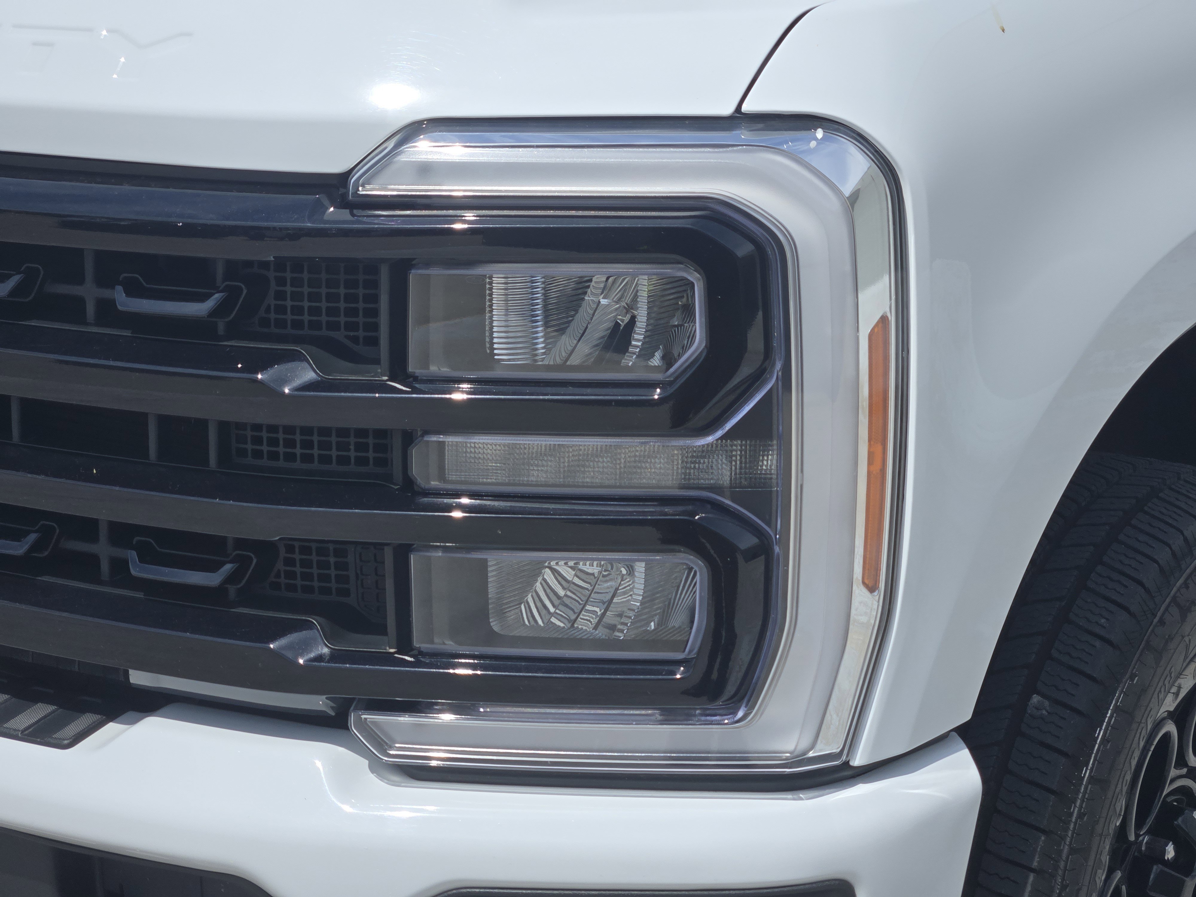 Used 2023 OXFORD WHITE Ford LARIAT image 11