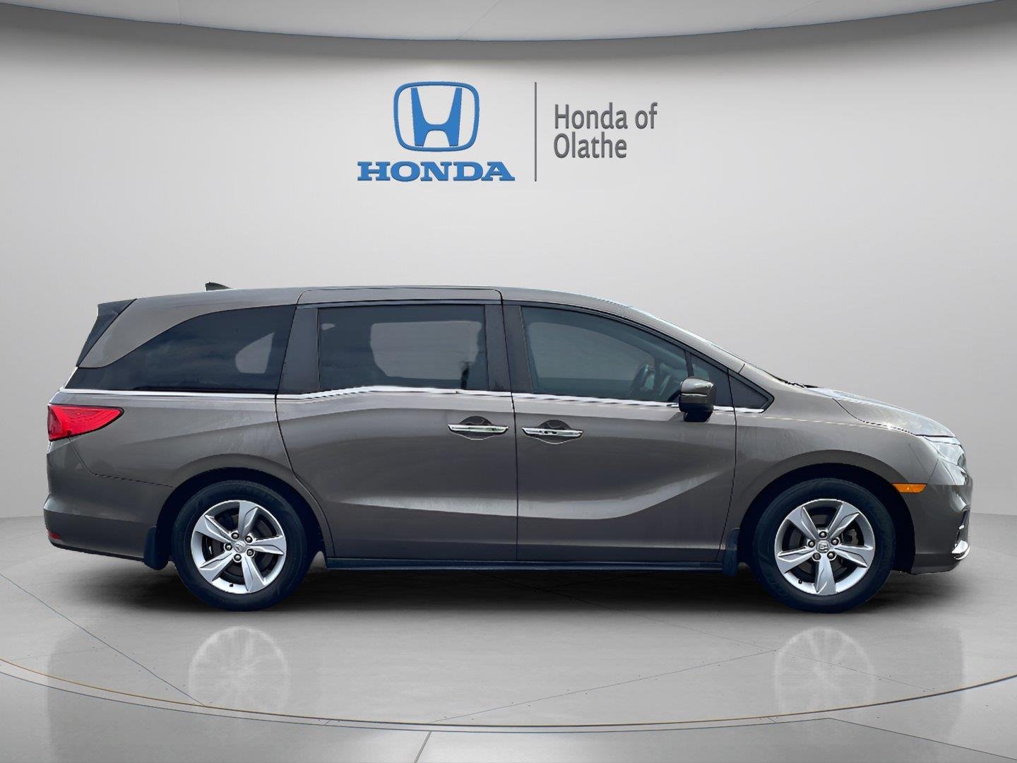 Certified 2018 Honda Odyssey EX-L with VIN 5FNRL6H70JB084939 for sale in Kansas City