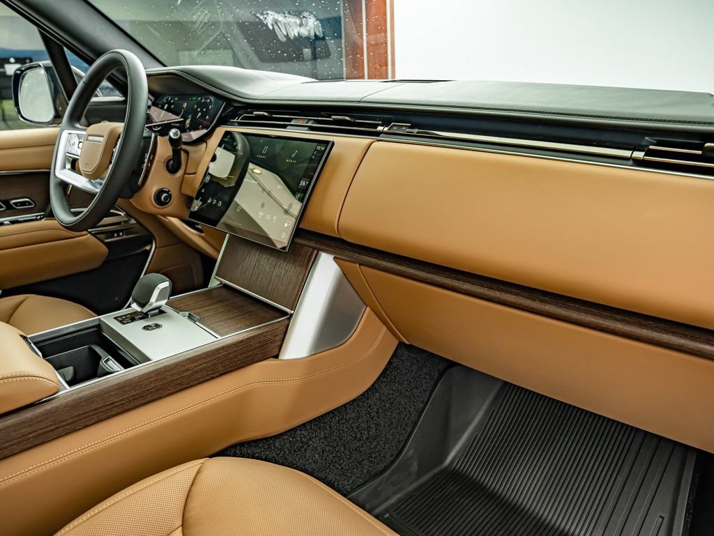 New 2026 Santorini Black Land Rover SE image 40