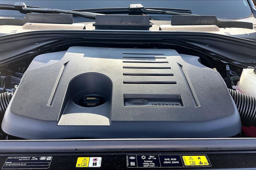 New 2026 Varesine Blue Metallic Land Rover SE image 11
