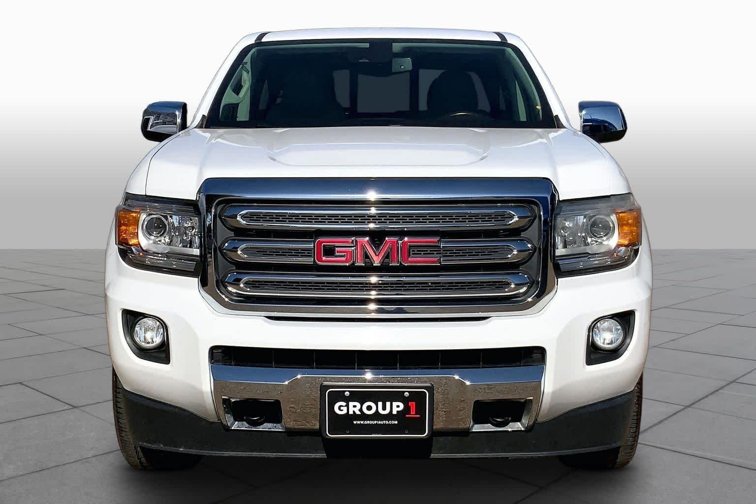 Used 2017 Summit White GMC 4WD SLT image 3