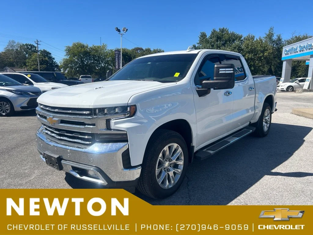 Used 2021 Summit White Chevrolet LTZ image 3