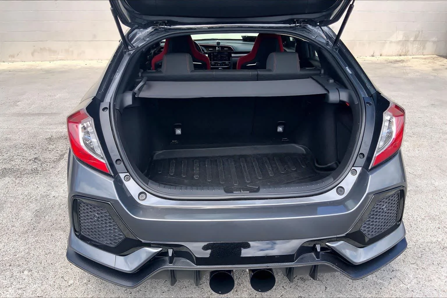 Used 2018 Gray/gray Honda Touring image 18