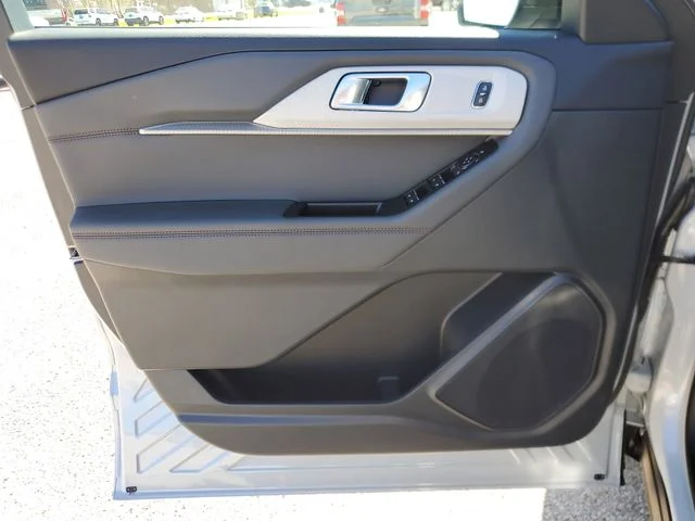 New 2026 Space White Metallic Ford Active image 18