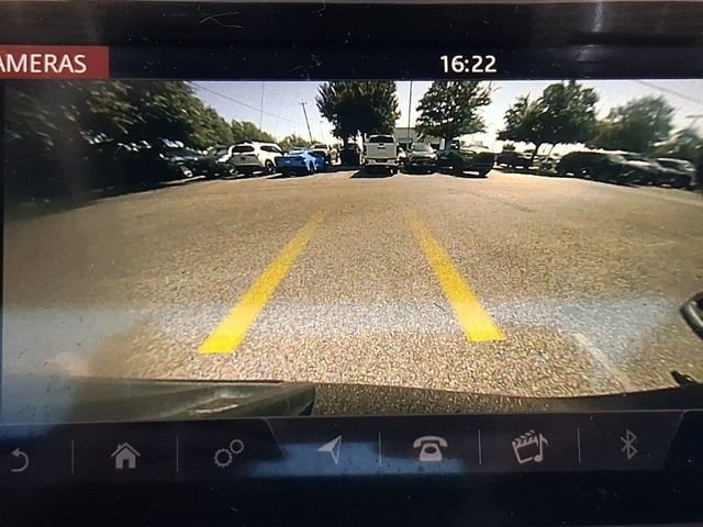 Used 2018 Black Land Rover S image 10