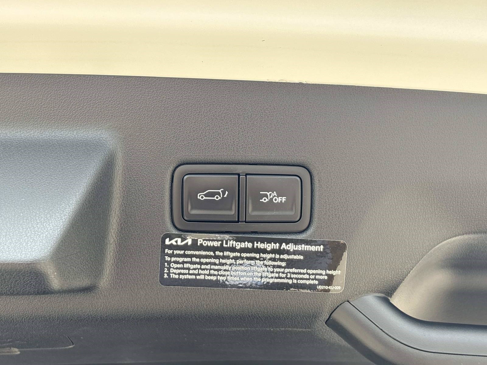 New 2027 Glacial White Pearl Kia X-Line SX-Prestige image 10