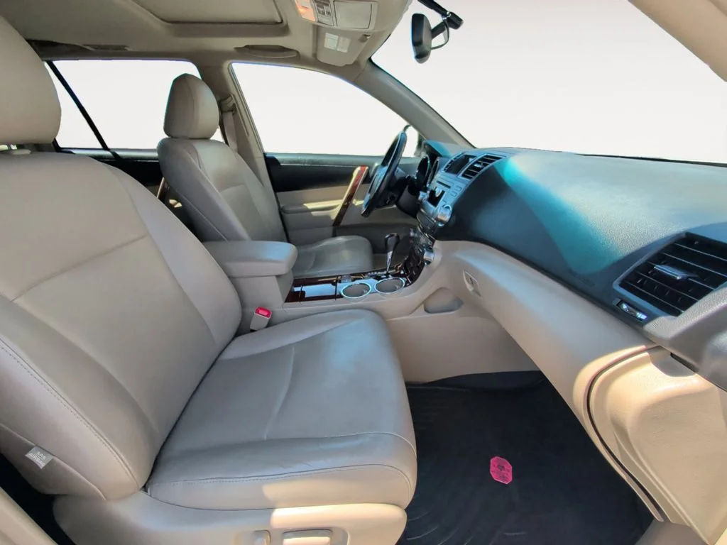 Used 2012 White Toyota Limited image 15