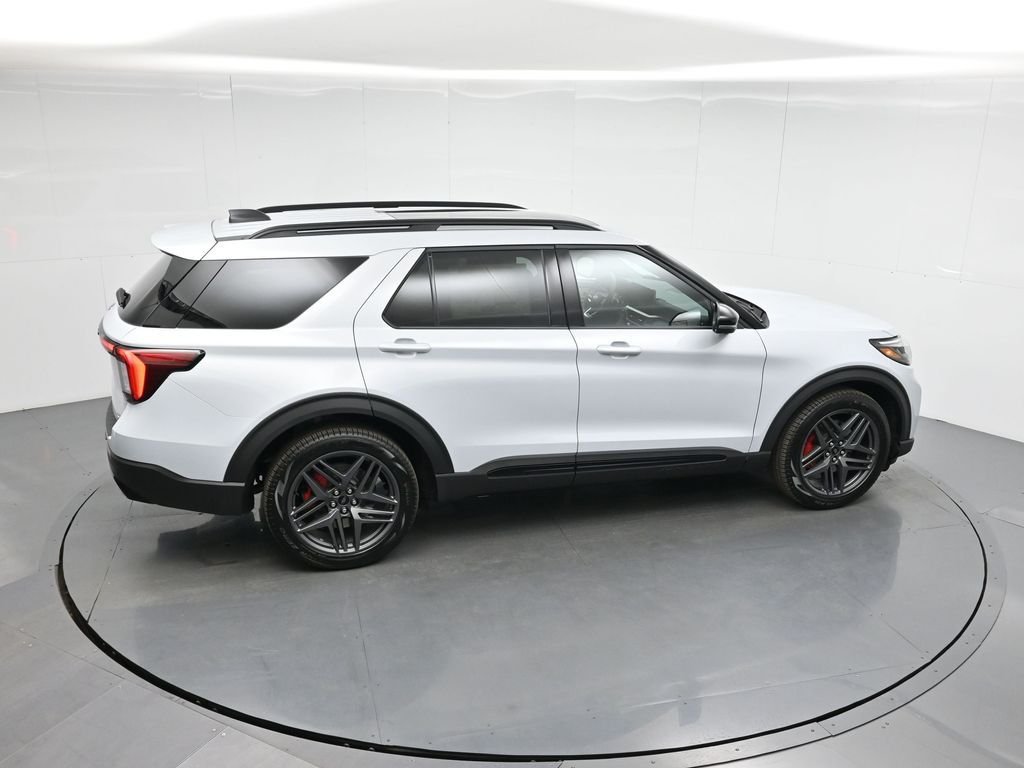 New 2026 Space White Metallic Ford ST image 52