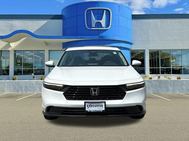 New 2026 Platinum White Pearl Honda LX image 2