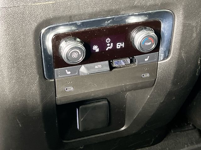 2025 GMC Yukon Denali - Photo 27