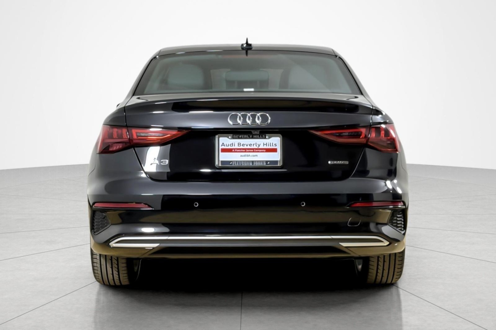 Used 2023 Brilliant Black Audi Premium 40 TFSI quattro image 4