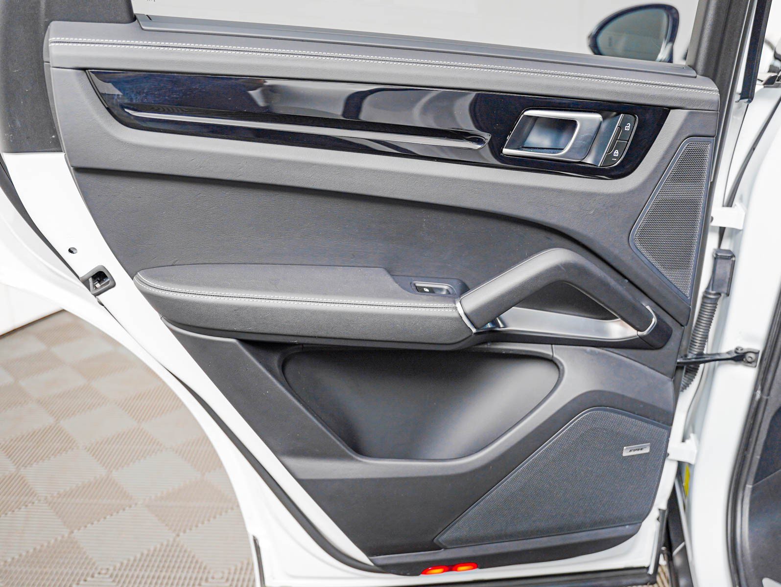 Certified Used 2023 CARRARA WHITE Porsche Turbo image 27