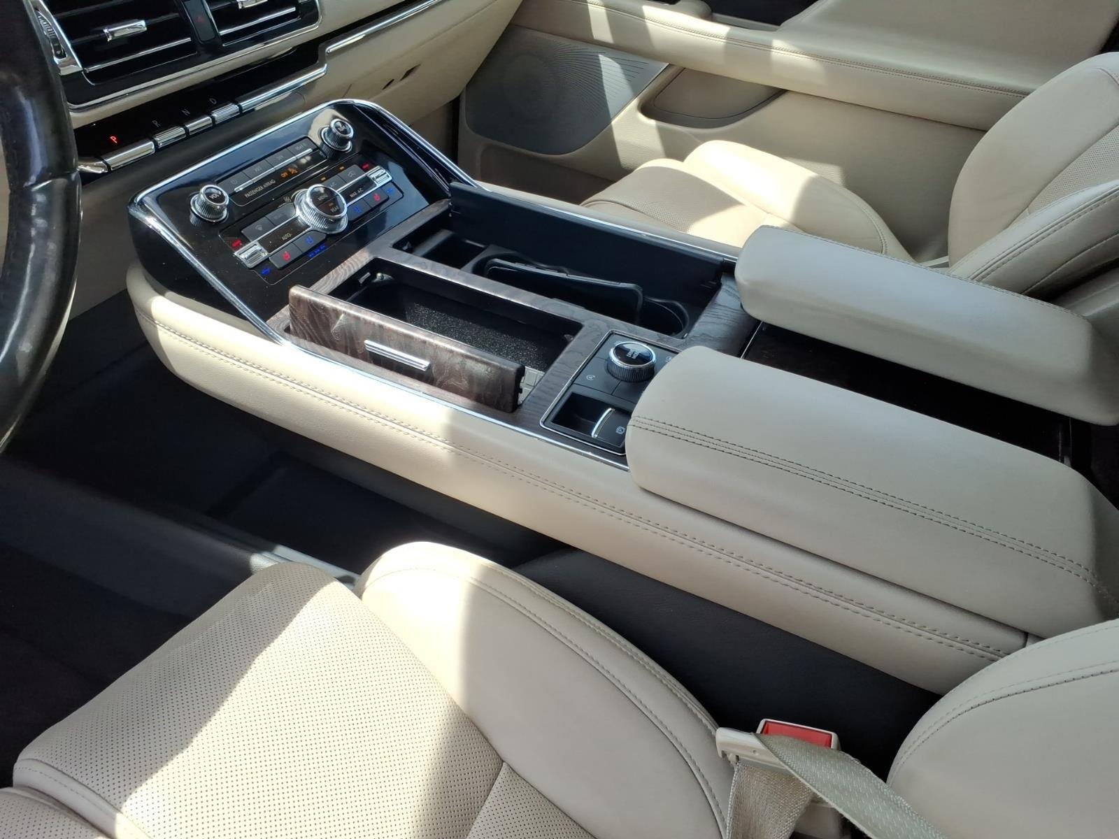 Used 2021 Pristine White Lincoln Reserve image 21
